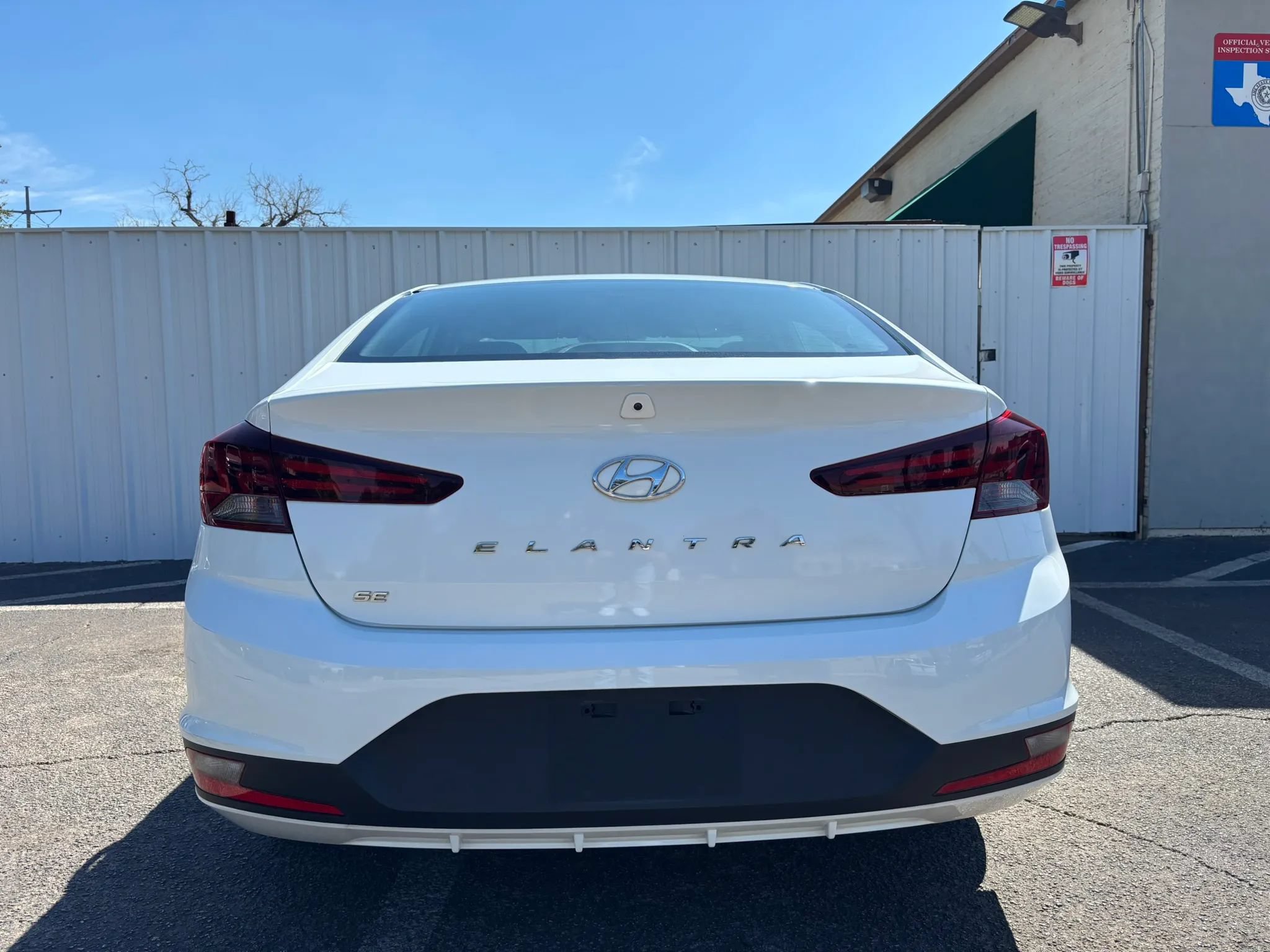 Used 2020 Hyundai Elantra SE w/ Cargo Package (C1) FWD image 4
