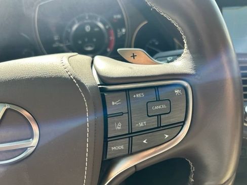 Used 2020 Lexus LS 500 w/ Interior Upgrade Package RWD image 21