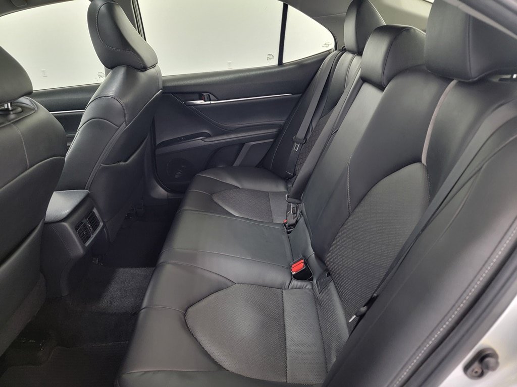 Used 2018 Toyota Camry XSE FWD image 13
