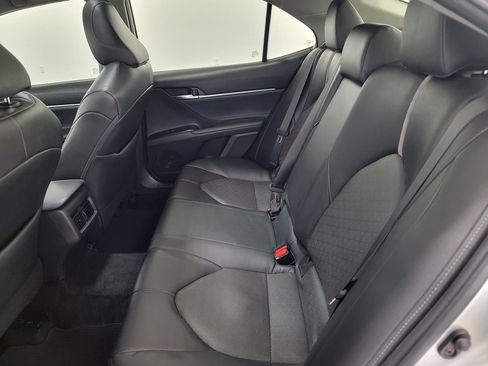 Used 2018 Toyota Camry XSE FWD image 13