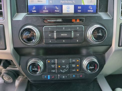 Used 2021 Ford F250 Platinum w/ FX4 Off-Road Package AWD/4WD image 26