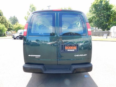 Used 2004 Chevrolet Express 3500 Extended Passenger RWD image 22