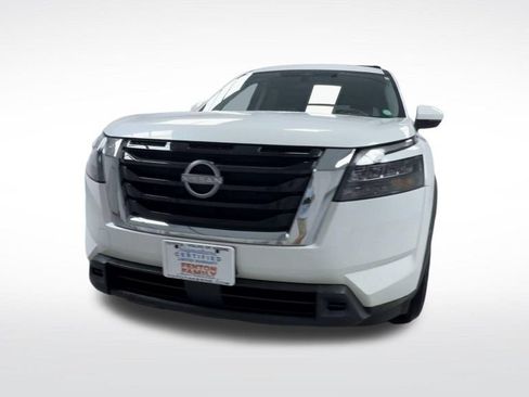 Used 2024 Nissan Pathfinder SV w/ Lighting Package (N92) AWD/4WD image 3