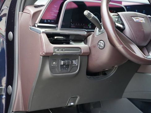 Used 2023 Cadillac Escalade ESV Sport Platinum w/ LPO, ONYX Package RWD image 21