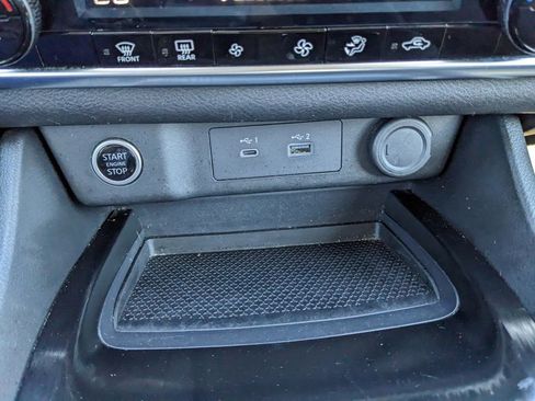 Used 2023 Nissan Rogue SV image 29