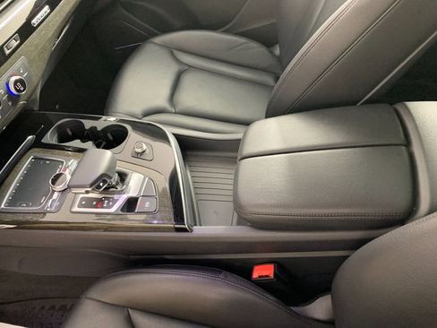 Used 2019 Audi Q7 3.0T Premium Plus AWD/4WD image 30