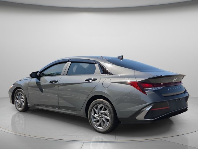 Used 2024 Hyundai Elantra SEL FWD image 6