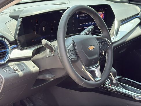 Used 2024 Chevrolet Trax LT w/ Driver Confidence Package FWD image 10