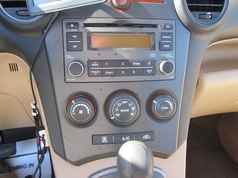 Used 2008 Kia Rondo LX w/ Convenience Pkg image 20