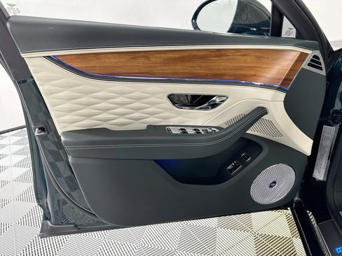Certified 2024 Bentley Flying Spur Azure AWD/4WD image 17