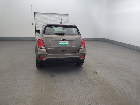 Used 2021 Chevrolet Trax LS AWD/4WD image 6