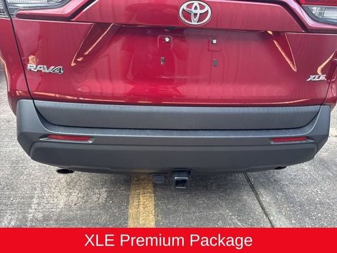 Used 2020 Toyota RAV4 XLE Premium FWD image 3