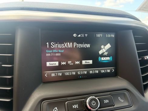 Used 2018 GMC Acadia SLE FWD image 16