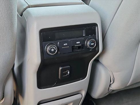 Used 2019 GMC Acadia SLE FWD image 24