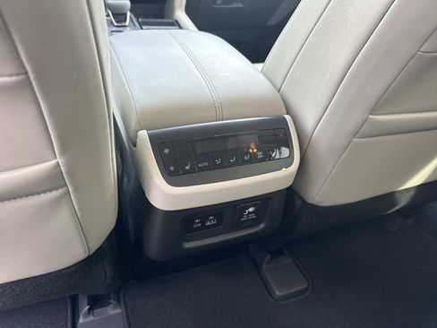 Used 2022 Nissan Pathfinder Platinum w/ Cargo Package image 16