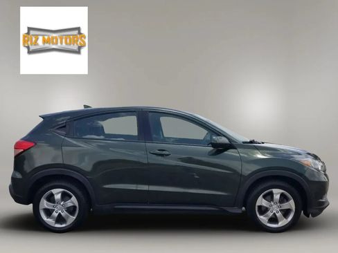Used 2017 Honda HR-V LX image 4