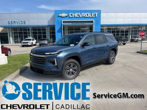 New 2026 Chevrolet Traverse LT w/ Driver Confidence Package image 1