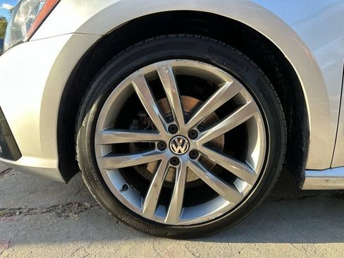 Used 2018 Volkswagen Passat 2.0T R-Line FWD image 10