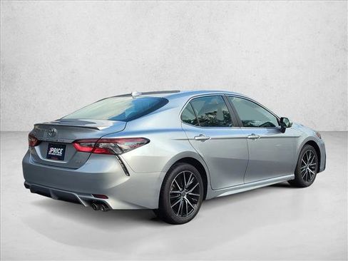 Used 2024 Toyota Camry SE image 5