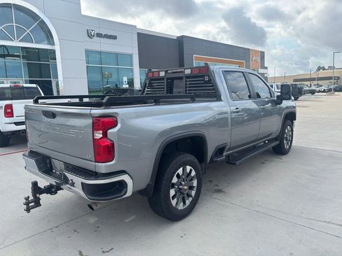 Used 2024 Chevrolet Silverado 2500 LT image 2