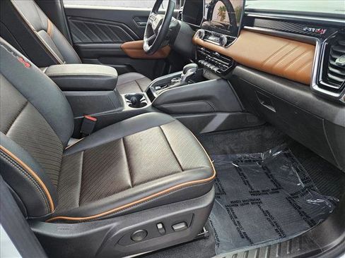 Certified 2023 GMC Canyon AT4 w/ AT4 Premium Package image 18