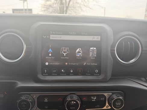 Used 2023 Jeep Wrangler Unlimited Rubicon 4xe image 32