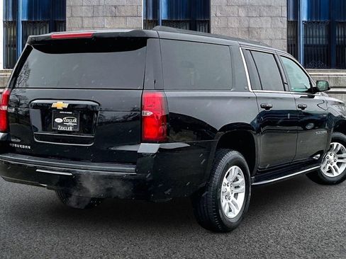 Used 2019 Chevrolet Suburban LT image 11