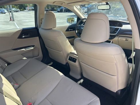 Used 2017 Honda Accord EX-L image 46
