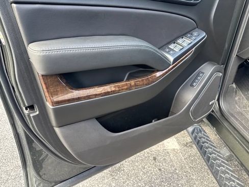Used 2019 Chevrolet Tahoe LT w/ Off-Road Package AWD/4WD image 11