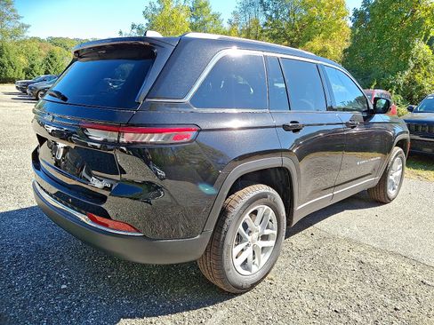 New 2025 Jeep Grand Cherokee Laredo X w/ Luxury Tech Group I image 4