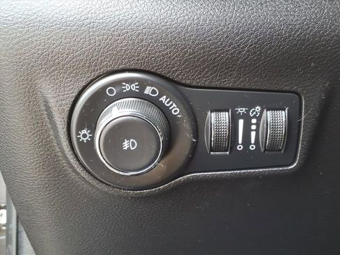 Used 2022 Jeep Compass Latitude image 13