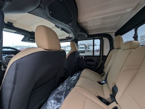 New 2026 Jeep Gladiator Sport AWD/4WD image 17