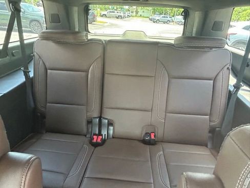 Used 2021 Chevrolet Suburban High Country RWD image 13