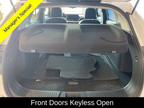 Used 2025 Chevrolet Trax LT w/ LT Convenience Package FWD image 20
