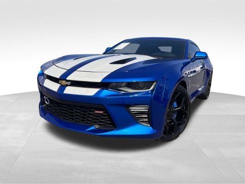 Used 2017 Chevrolet Camaro SS RWD image 9