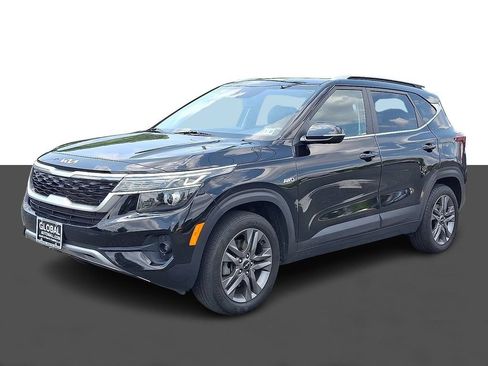 Used 2023 Kia Seltos S AWD/4WD image 3