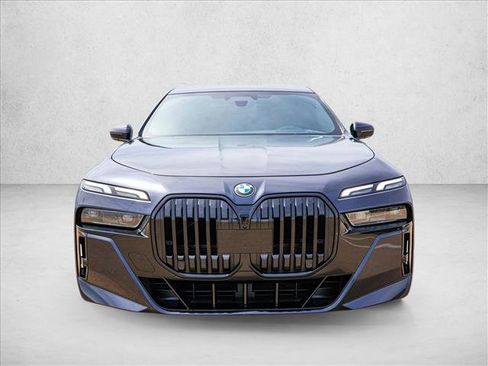 Used 2023 BMW 740i RWD image 2