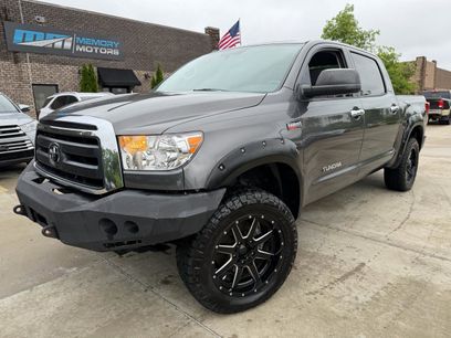 Used 2013 Toyota Tundra 4x4 CrewMax w/ SR5 Pkg