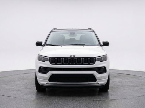 Used 2025 Jeep Compass Limited AWD/4WD image 2