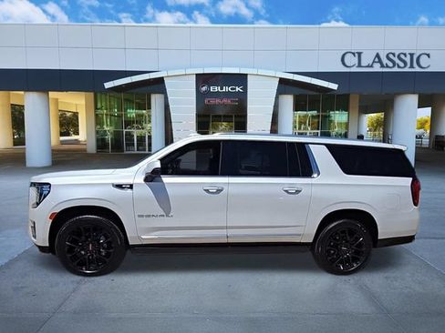 Used 2022 GMC Yukon XL Denali RWD image 4