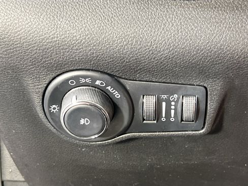 Used 2022 Jeep Compass Latitude AWD/4WD image 10