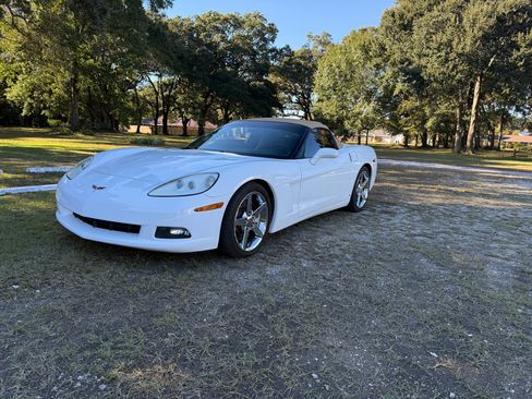 Used 2007 Chevrolet Corvette Convertible w/ Preferred Equipment Group image 9