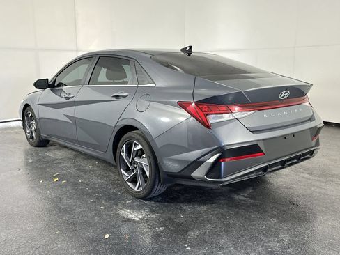 Used 2025 Hyundai Elantra SEL FWD image 6