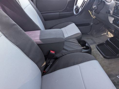 Used 2011 Ford Ranger XLT image 11