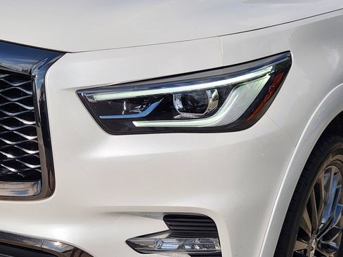 Used 2024 INFINITI QX80 Sensory AWD/4WD image 11