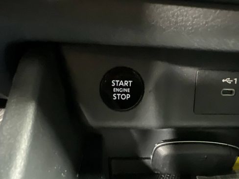 Used 2024 Nissan Rogue S FWD image 25