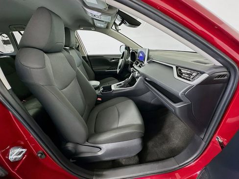 Certified 2025 Toyota RAV4 XLE image 28