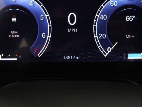 Used 2024 Jeep Grand Cherokee Laredo w/ Luxury Tech Group I image 21