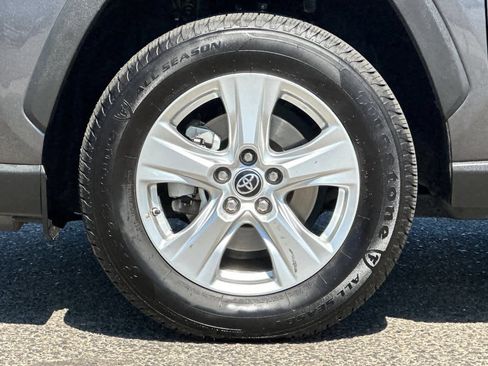Used 2021 Toyota RAV4 LE AWD/4WD image 26