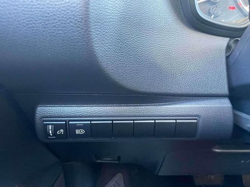 Used 2022 Toyota Corolla LE image 18